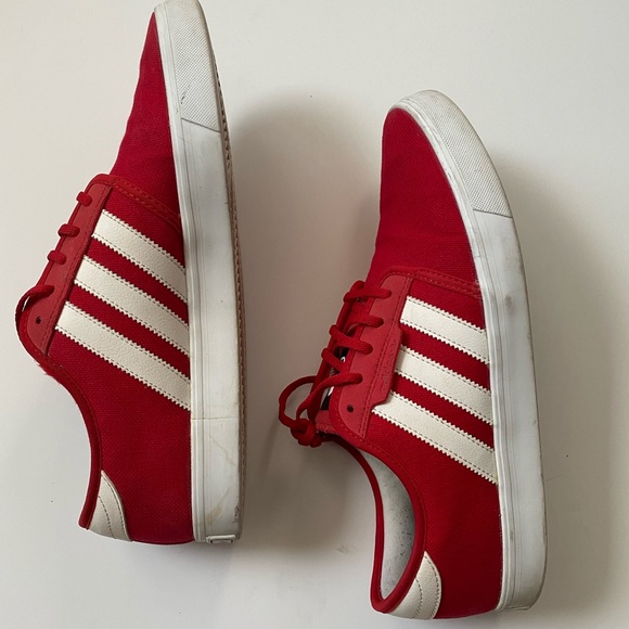 Adidas red with white stripe shoes - Picture 2 of 6